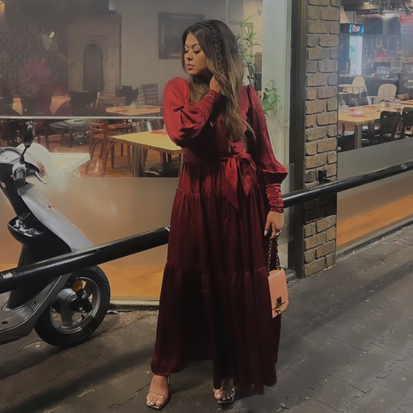 Only worn once - Picture 2 of 2